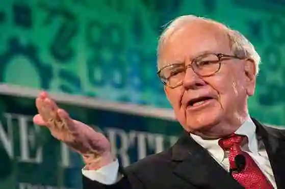 Warren Buffett vende azioni Apple