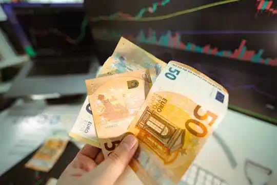 Contratto statali aumenti di 165 euro, settimana corta e novità smart working