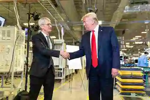Tim Cook incontro con Donald Trump