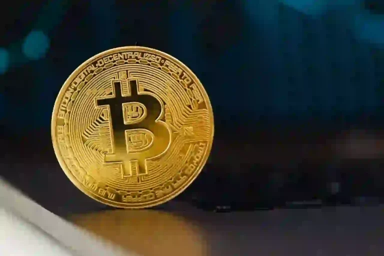 Prezzo Bitcoin a 108.000$ dopo la minaccia dazi del 100% di Trump alla Cina. Scopri come la guerra commerciale ha impattato sulle criptovalute Ultima Ora Notizia Finanza News Economia oggi Notizie