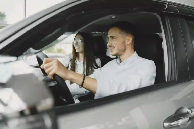 RC auto giovani: quanto si paga davvero nel 2026