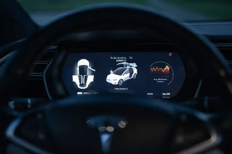 assicurazione auto autonoma: funzionamento e coperture cyber risk